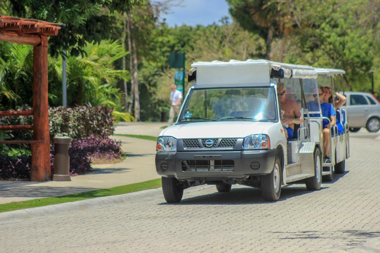 אקומל Apartments In Gated Residential Within Bahia Principe Grounds מראה חיצוני תמונה